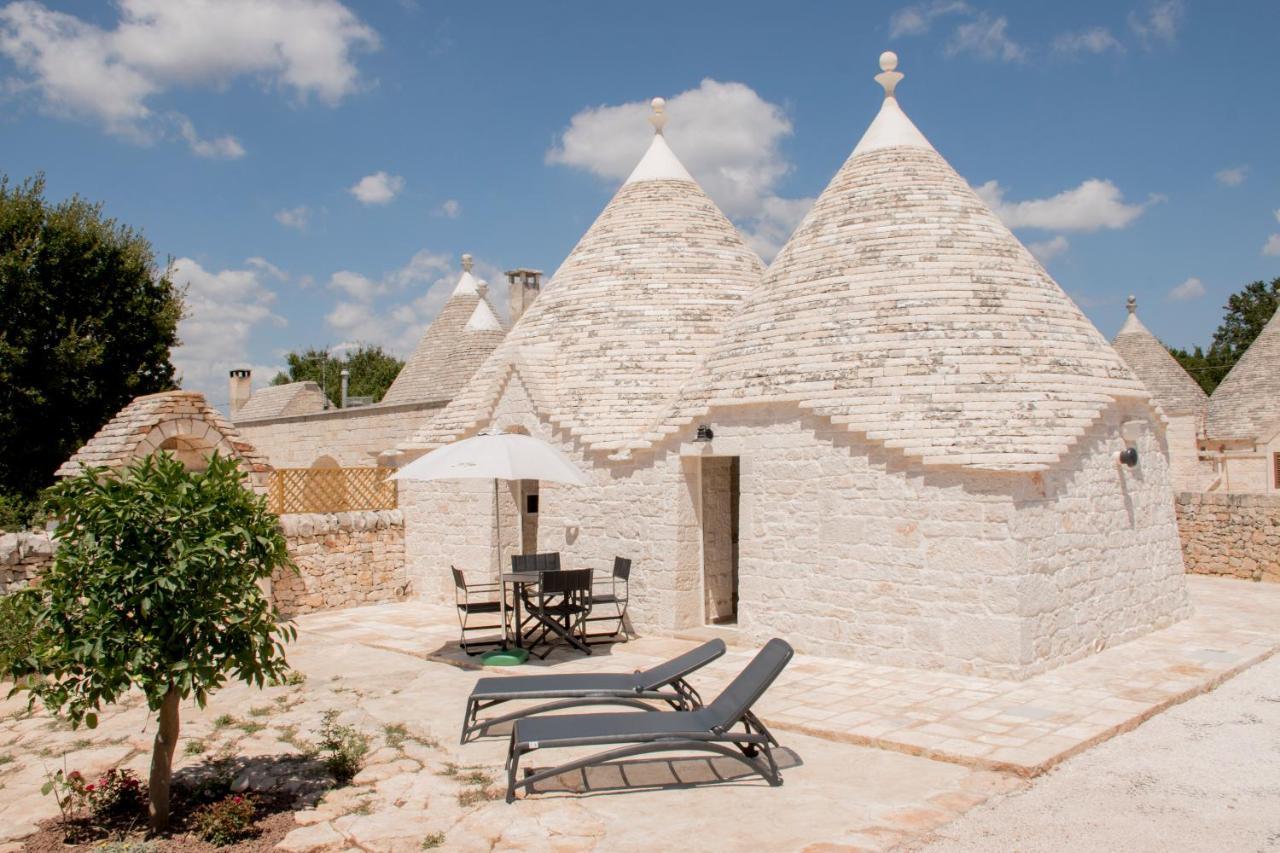 Trullo Cinquenoci Suite Locorotondo Exterior foto