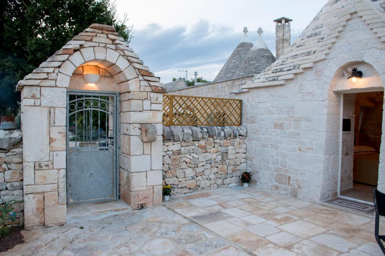 Trullo Cinquenoci Suite Locorotondo Exterior foto