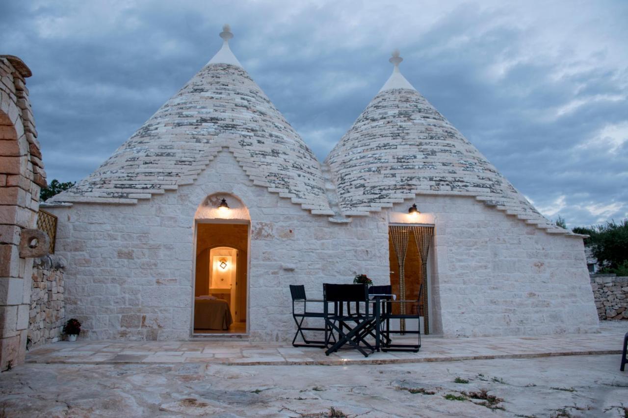 Trullo Cinquenoci Suite Locorotondo Exterior foto