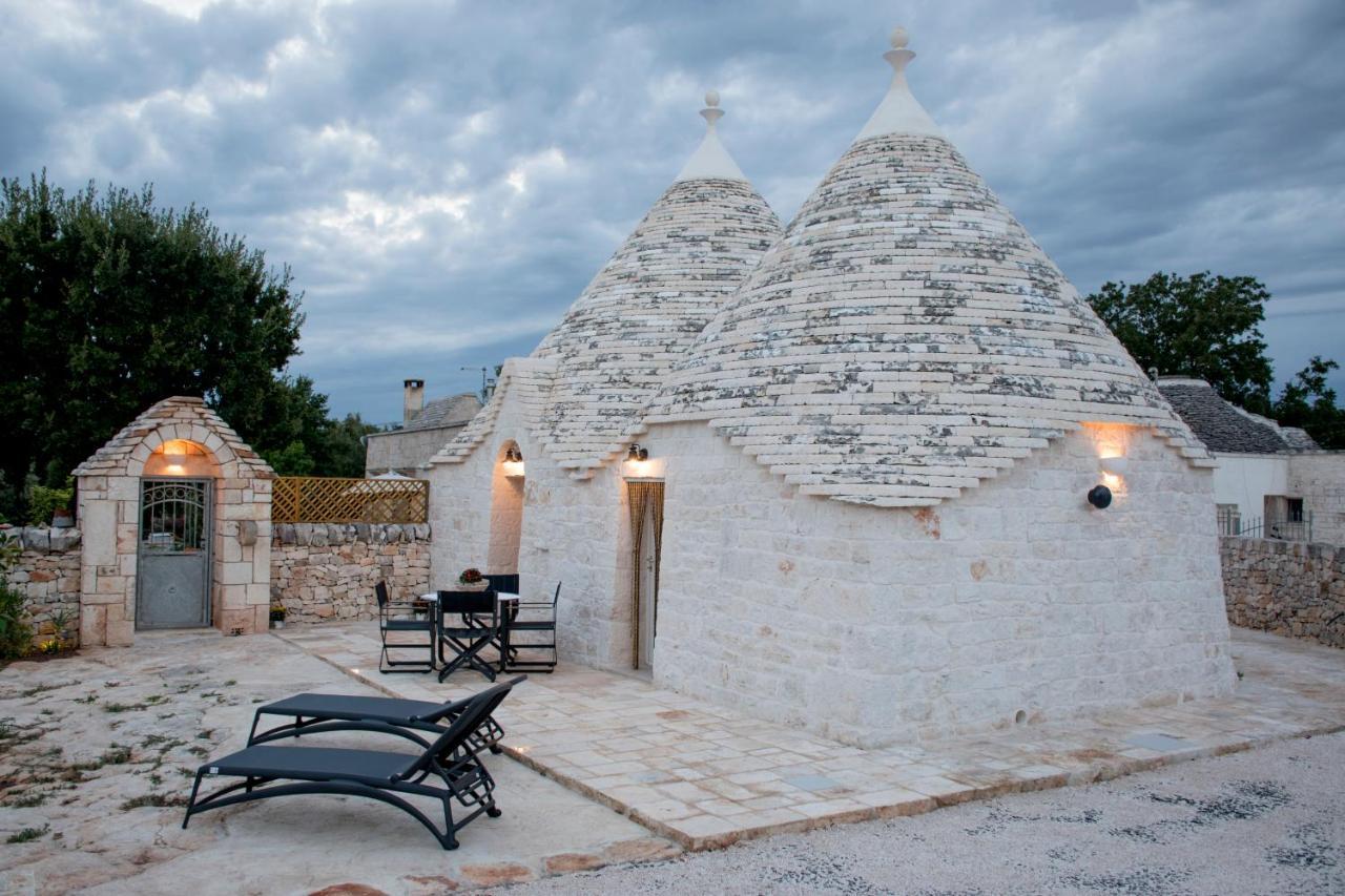 Trullo Cinquenoci Suite Locorotondo Exterior foto